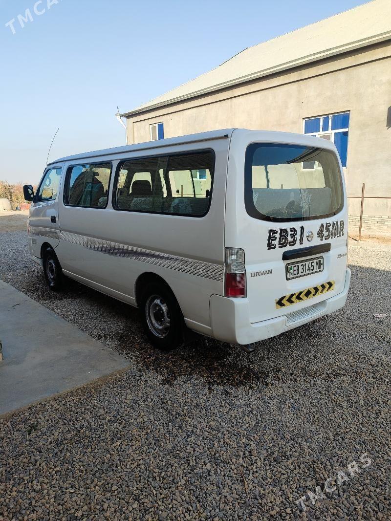 Nissan Urvan 2008 - 160 000 TMT - Сакарчага - img 2