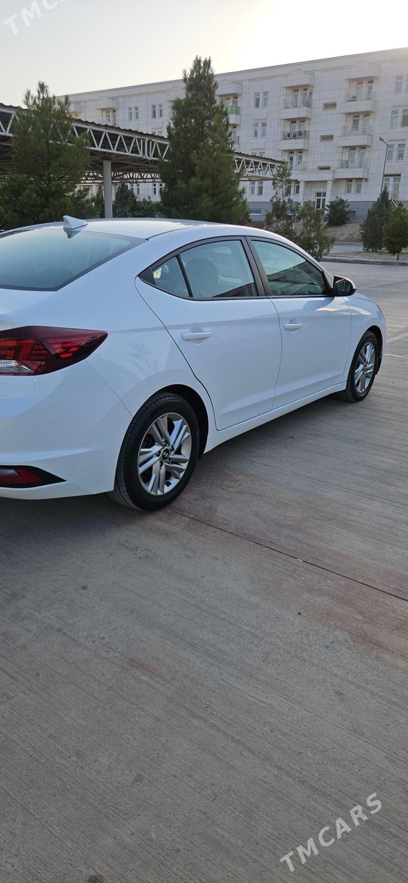 Hyundai Elantra 2020 - 240 000 TMT - Кëши - img 6
