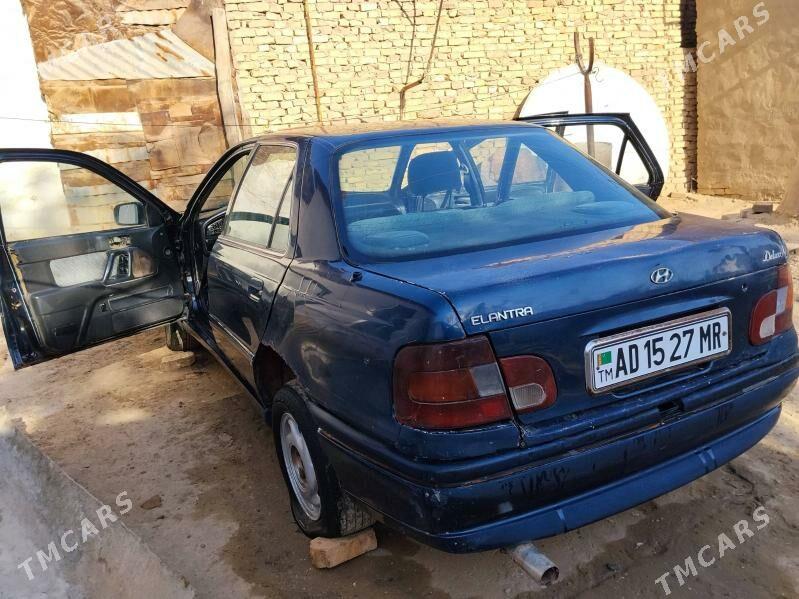 Hyundai Elantra 1995 - 10 000 TMT - Ёлётен - img 3