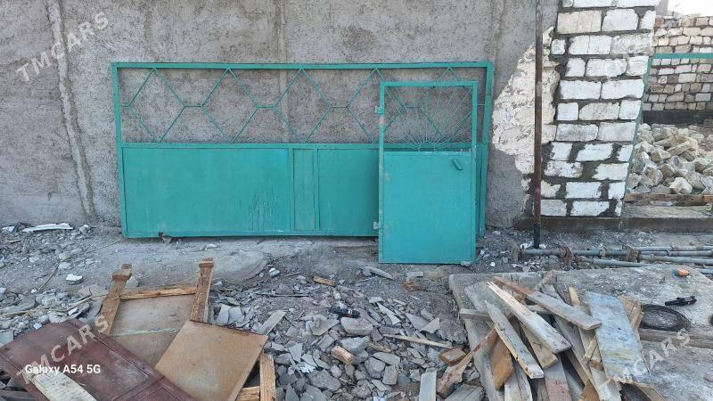 ворота - Туркменбаши - img 2