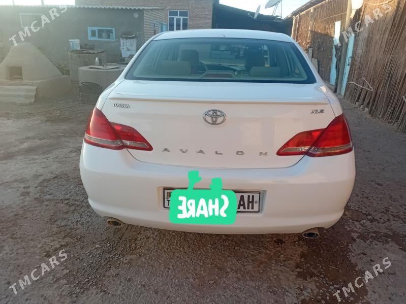Toyota Avalon 2005 - 240 000 TMT - Теджен - img 2