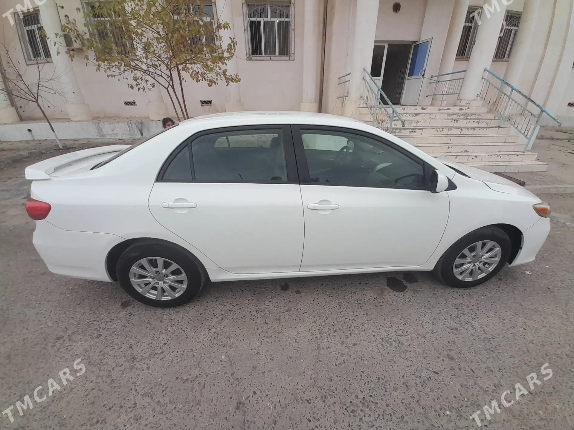 Toyota Corolla 2011 - 180 000 TMT - Туркменабат - img 2