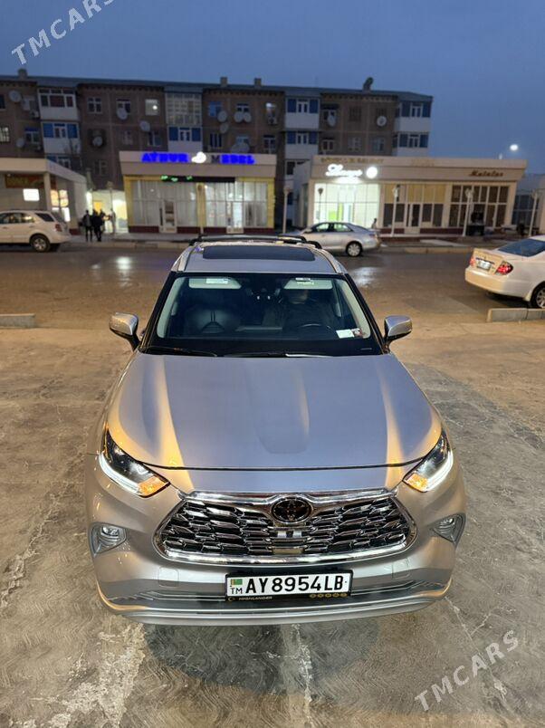 Toyota Highlander 2022 - 580 000 TMT - Türkmenabat - img 2