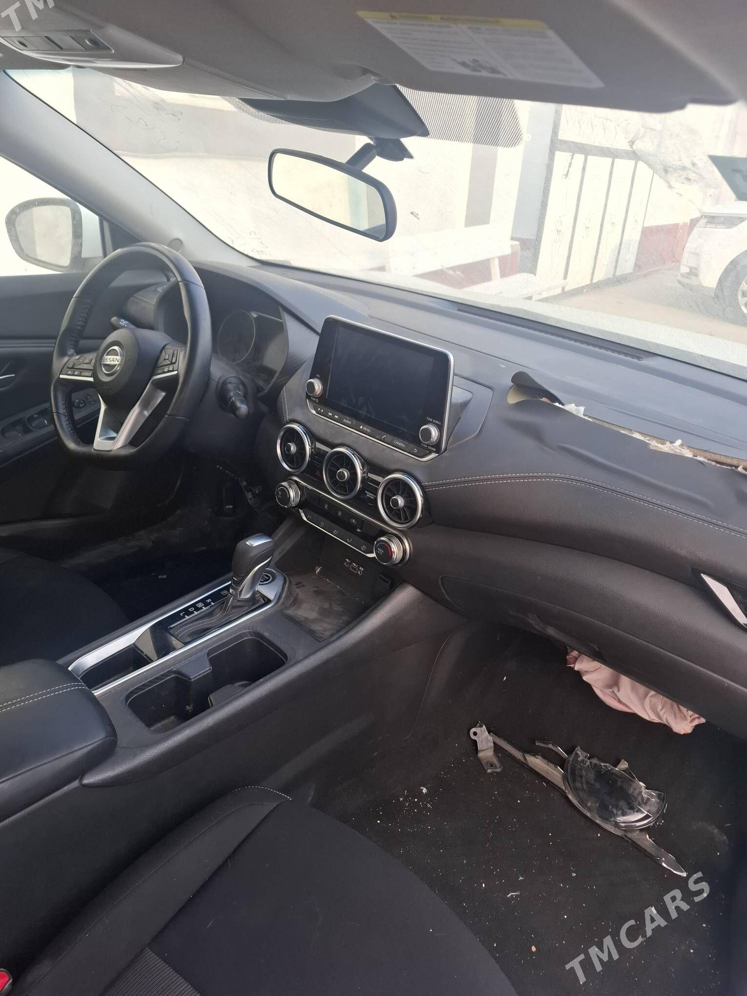Nissan Sentra 2022 - 195 000 TMT - Bedew - img 5