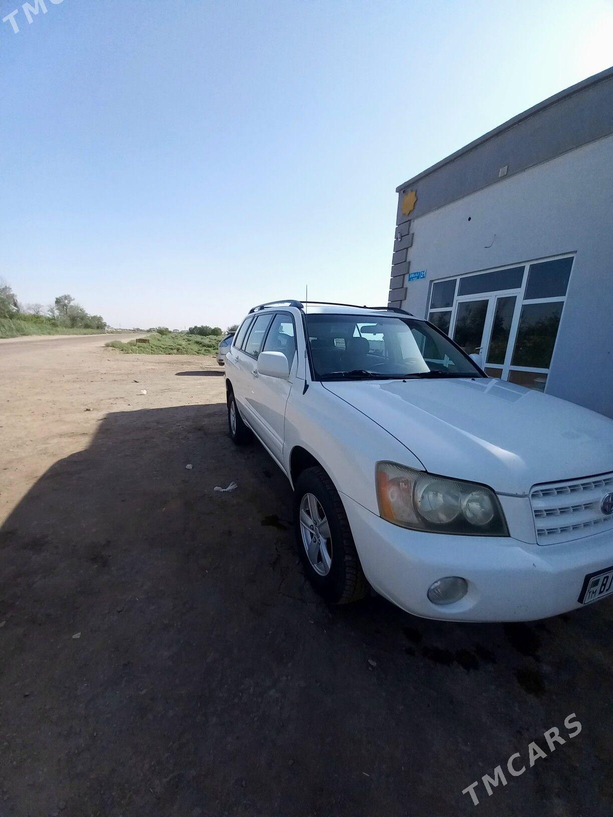 Toyota Highlander 2003 - 220 000 TMT - Гурбансолтан Едже - img 2