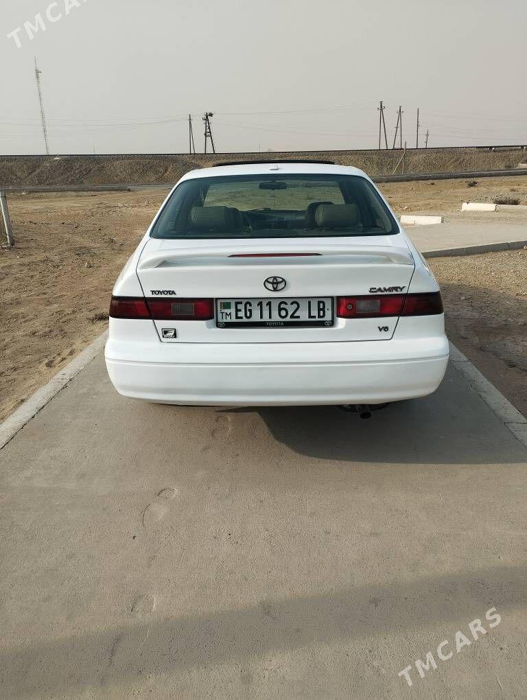 Toyota Camry 1999 - 160 000 TMT - Дарганата - img 4