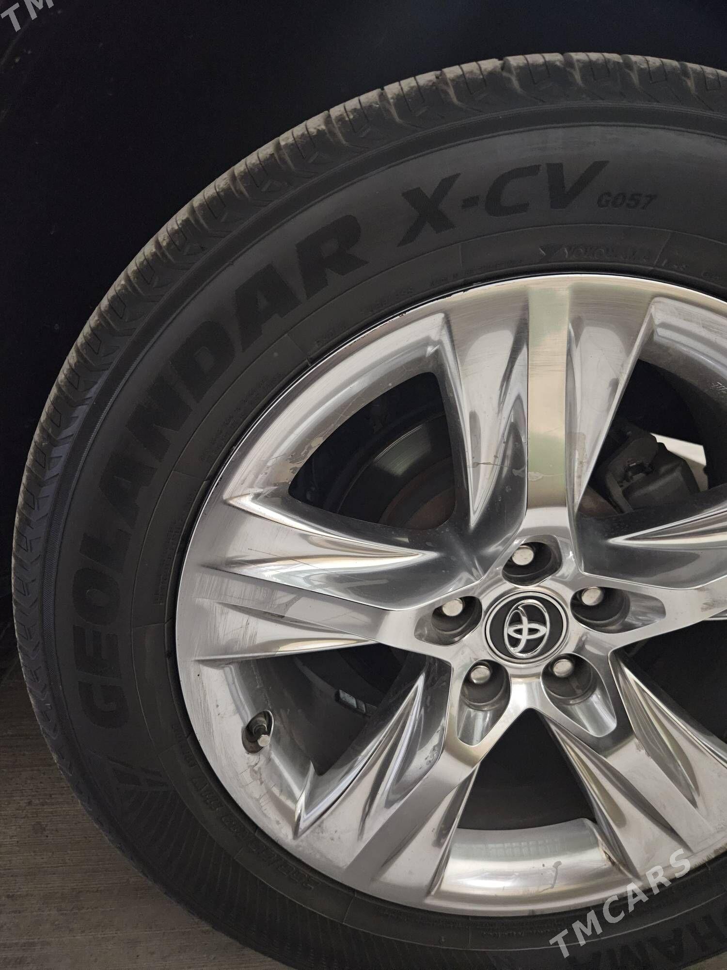 Toyota Highlander 2019 - 550 000 TMT - "Altyn Asyr" Gündogar bazary (Jygyllyk) - img 5