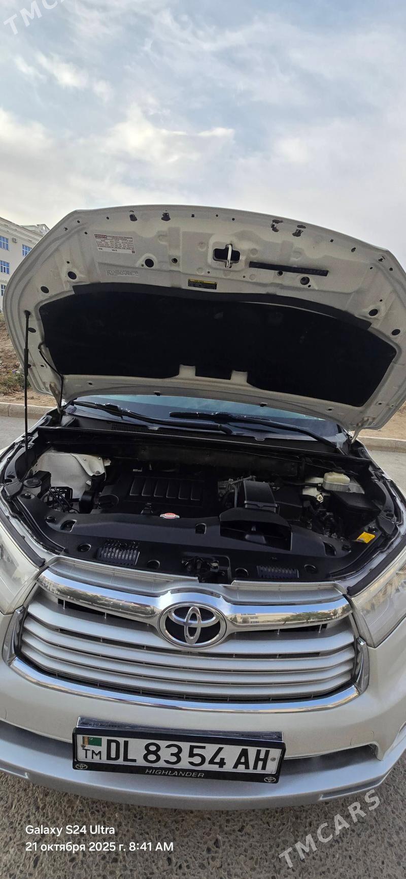 Toyota Highlander 2016 - 520 000 TMT - Ак-Бугдайский этрап - img 5