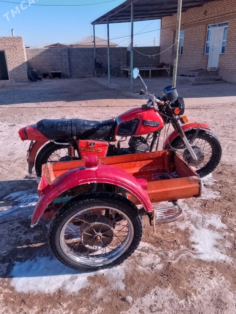 Iž Ýupiter 2010 - 12 000 TMT - Бабадайхан - img 4