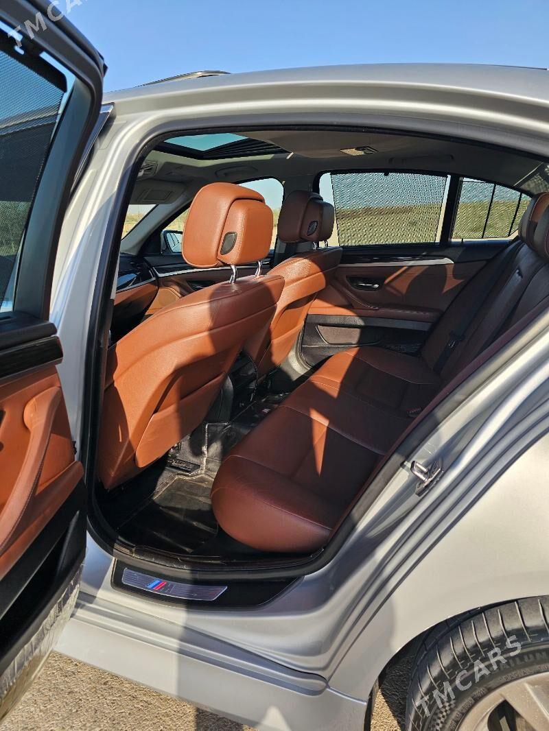 BMW F10 2010 - 280 000 TMT - Гумдаг - img 6