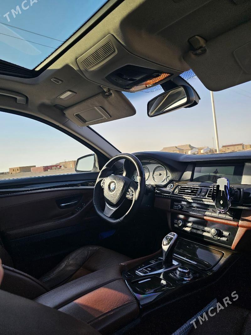 BMW F10 2010 - 280 000 TMT - Гумдаг - img 7