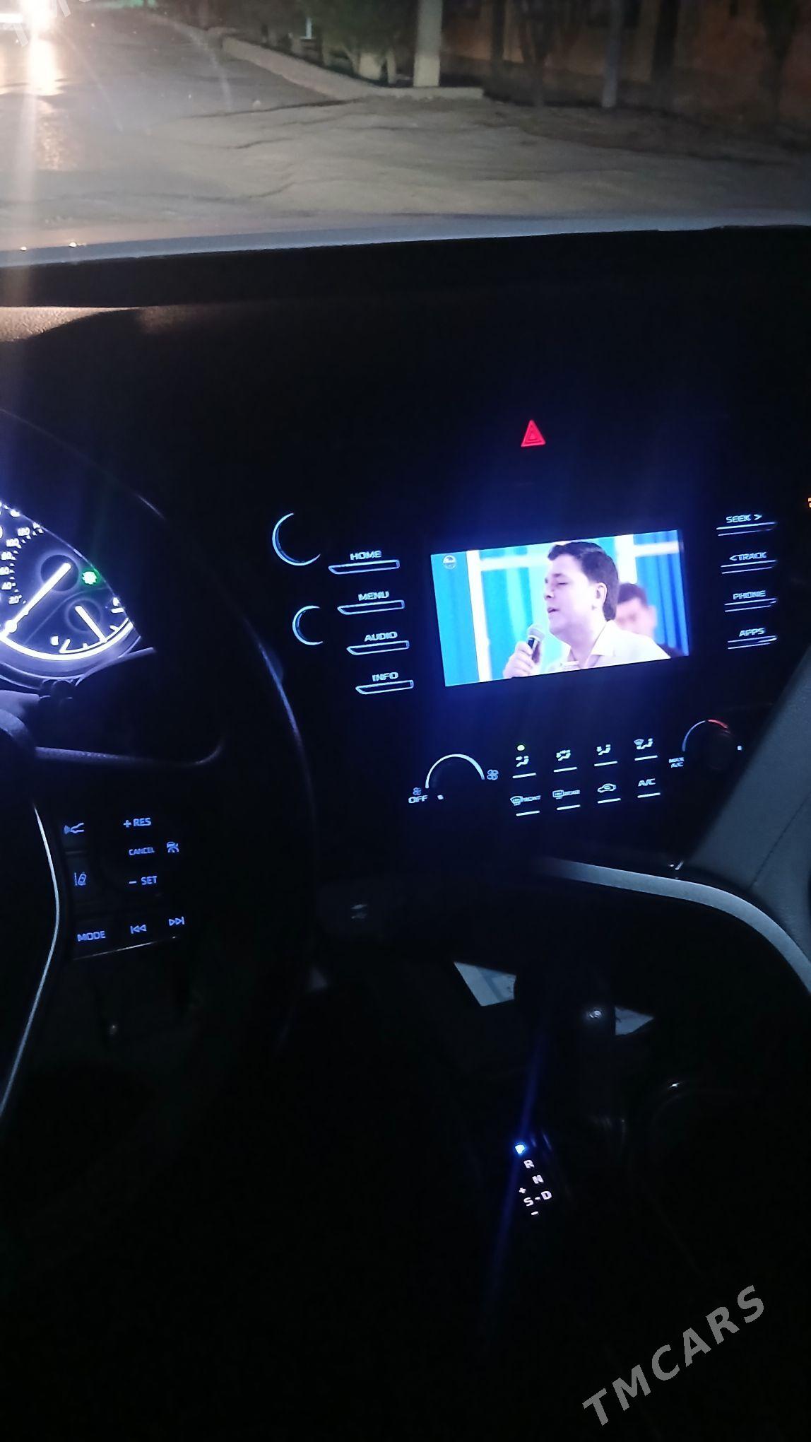 Toyota Camry 2018 - 255 000 TMT - Ашхабад - img 10