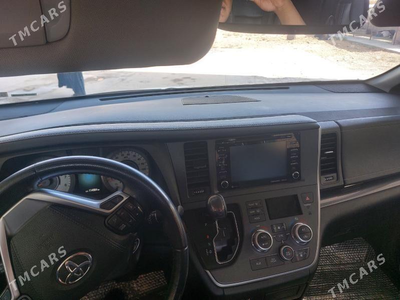 Toyota Sienna 2019 - 455 000 TMT - Бахарден - img 5