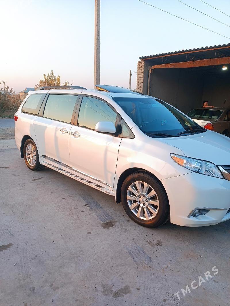 Toyota Sienna 2017 - 420 000 TMT - Сакарчага - img 4