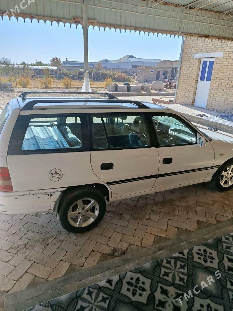 Opel Astra 1993 - 38 000 TMT - Байрамали - img 1