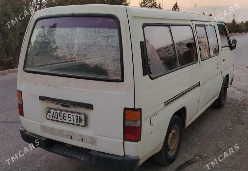 Nissan Urvan 1998 - 40 000 TMT - Балканабат - img 5