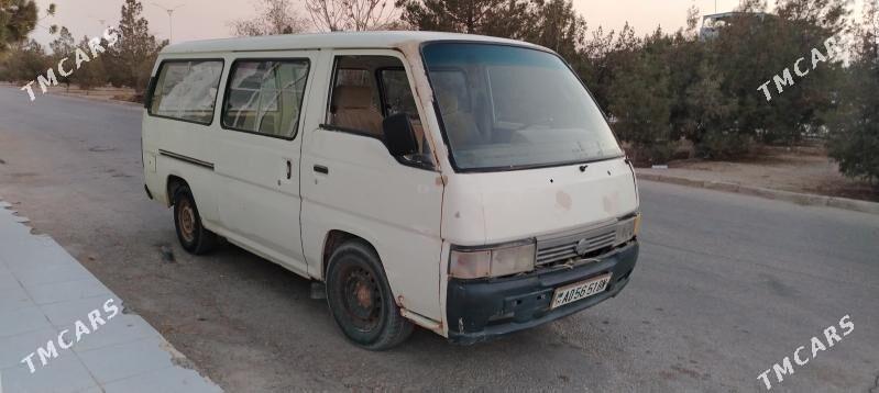 Nissan Urvan 1998 - 40 000 TMT - Балканабат - img 1