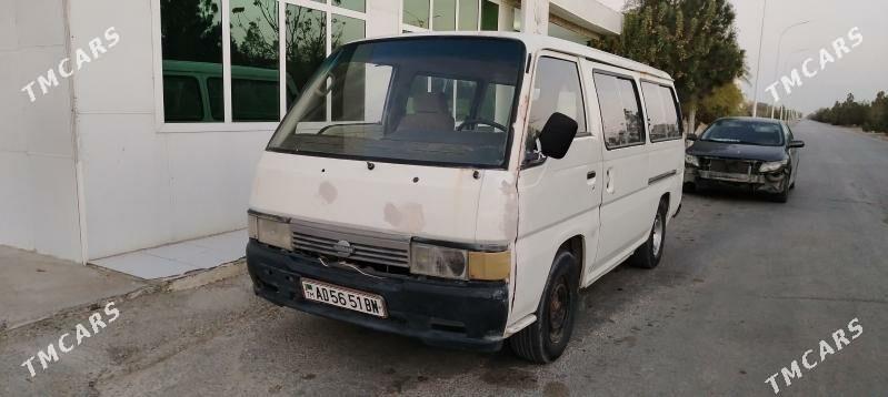 Nissan Urvan 1998 - 40 000 TMT - Балканабат - img 2