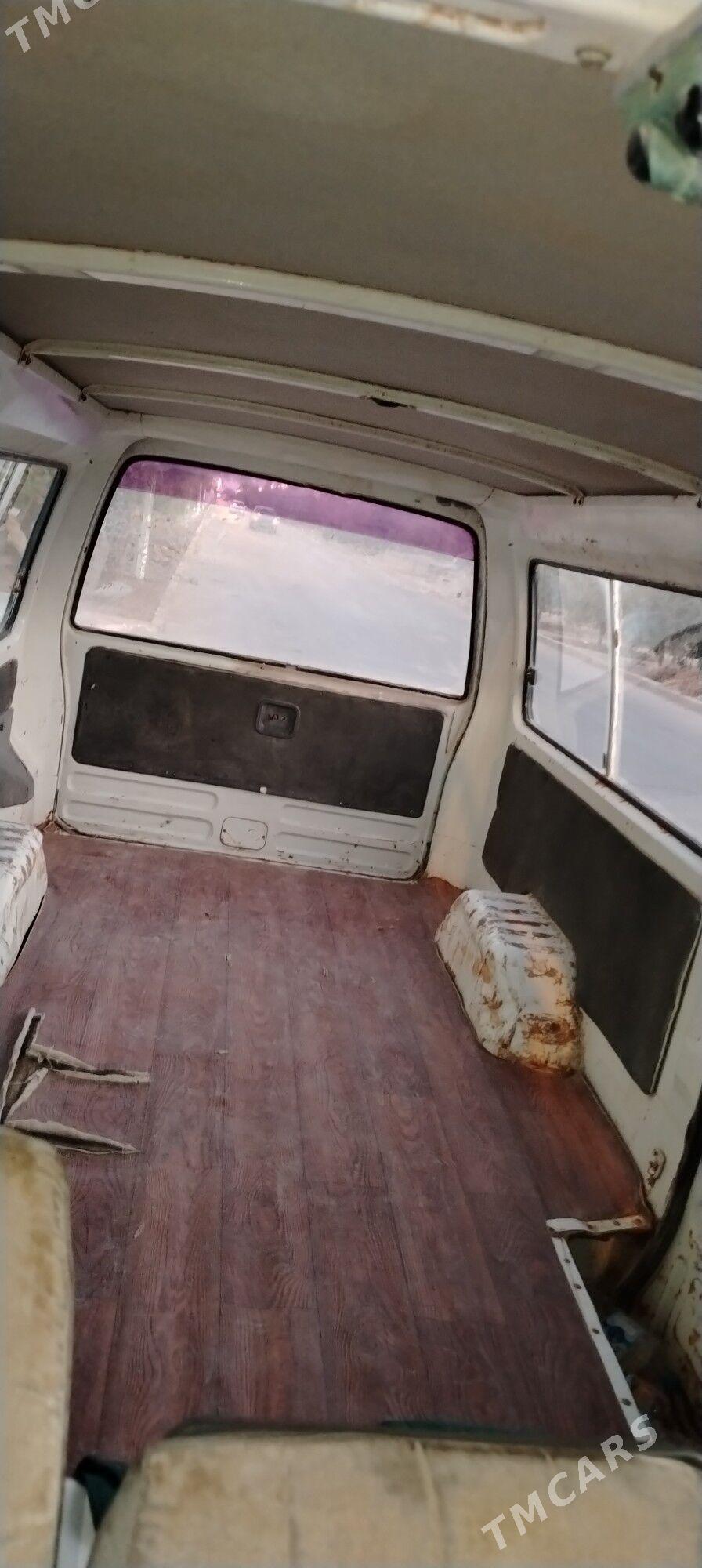 Nissan Urvan 1998 - 40 000 TMT - Балканабат - img 7