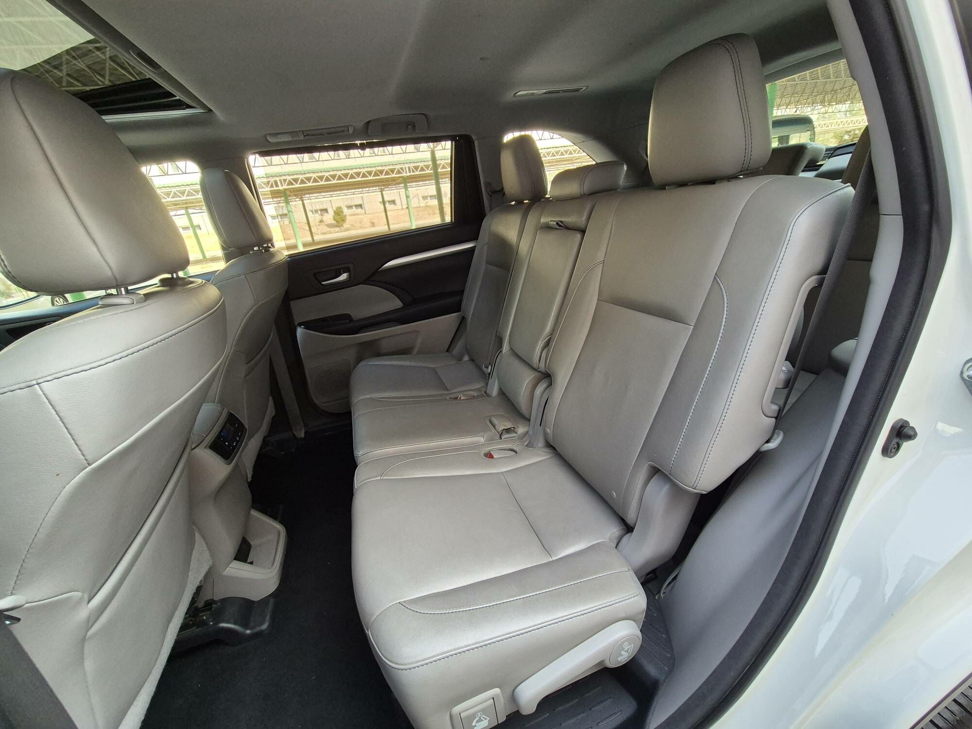 Toyota Highlander 2016 - 405 000 TMT - Кëши - img 9