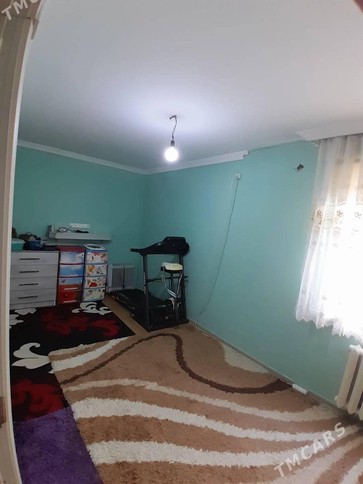 СРОЧНО 10 МКР 2 КОМНАТЫ 2 ЭТАЖ - 10 мкр - img 3