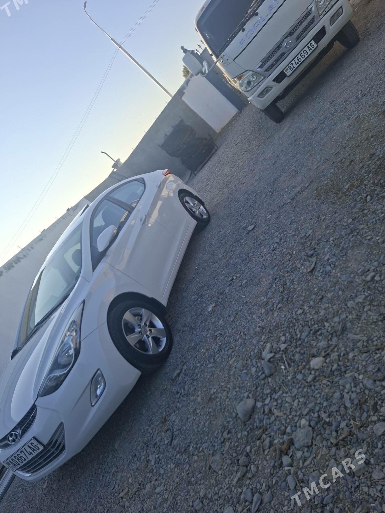 Hyundai Elantra 2011 - 173 000 TMT - Кëши - img 2