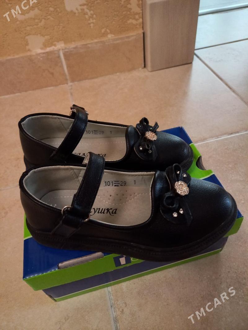 обуви для девочек - Podwoýski köç. (Bitarap Türkmenistan şaýoly) - img 5