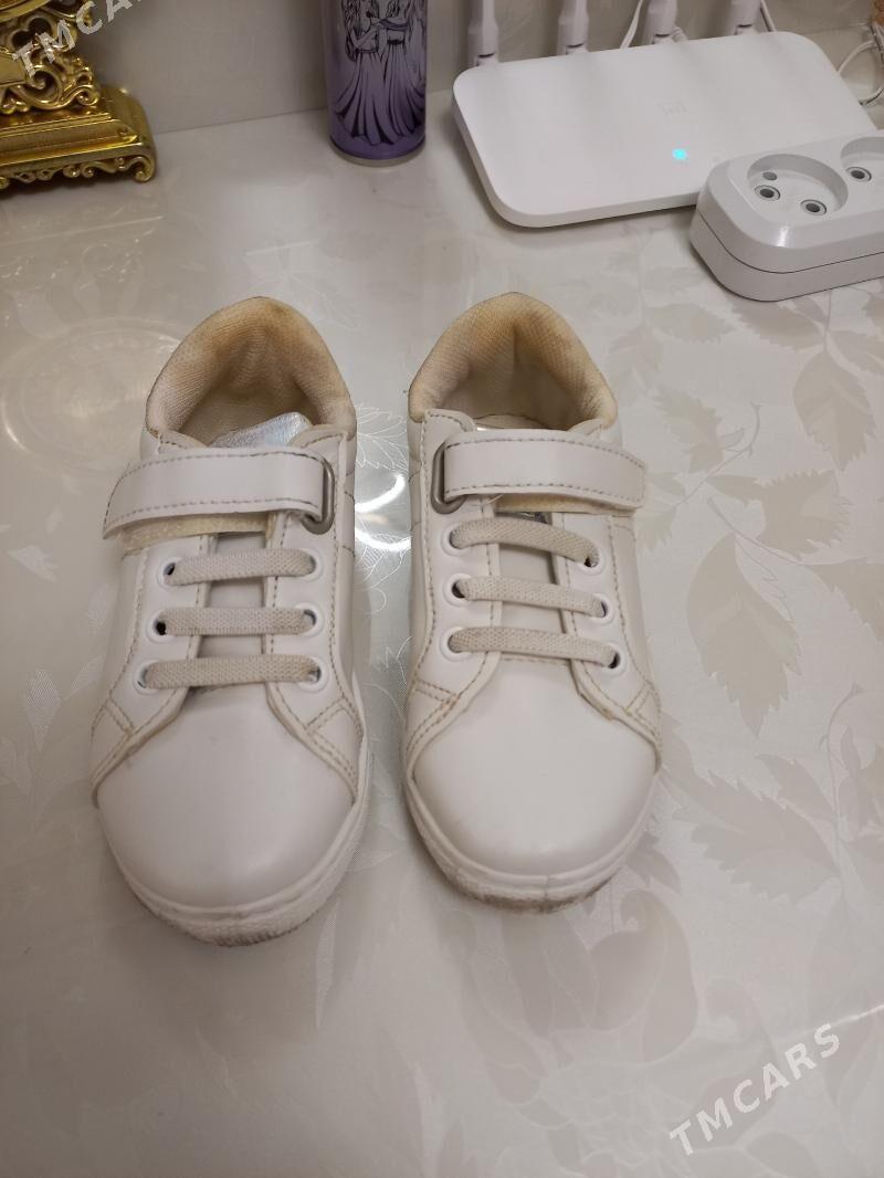 обуви для девочек - Podwoýski köç. (Bitarap Türkmenistan şaýoly) - img 8