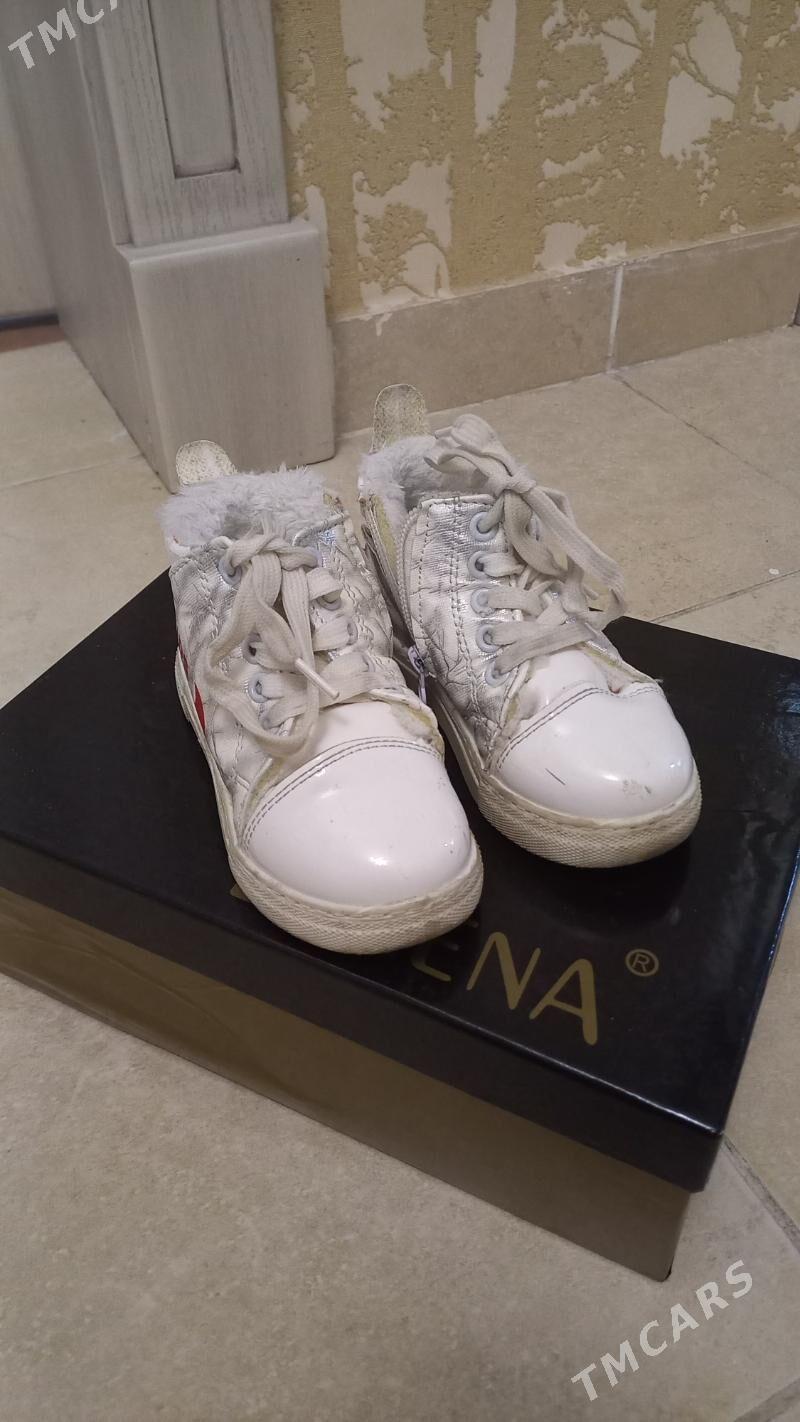 обуви для девочек - Podwoýski köç. (Bitarap Türkmenistan şaýoly) - img 2