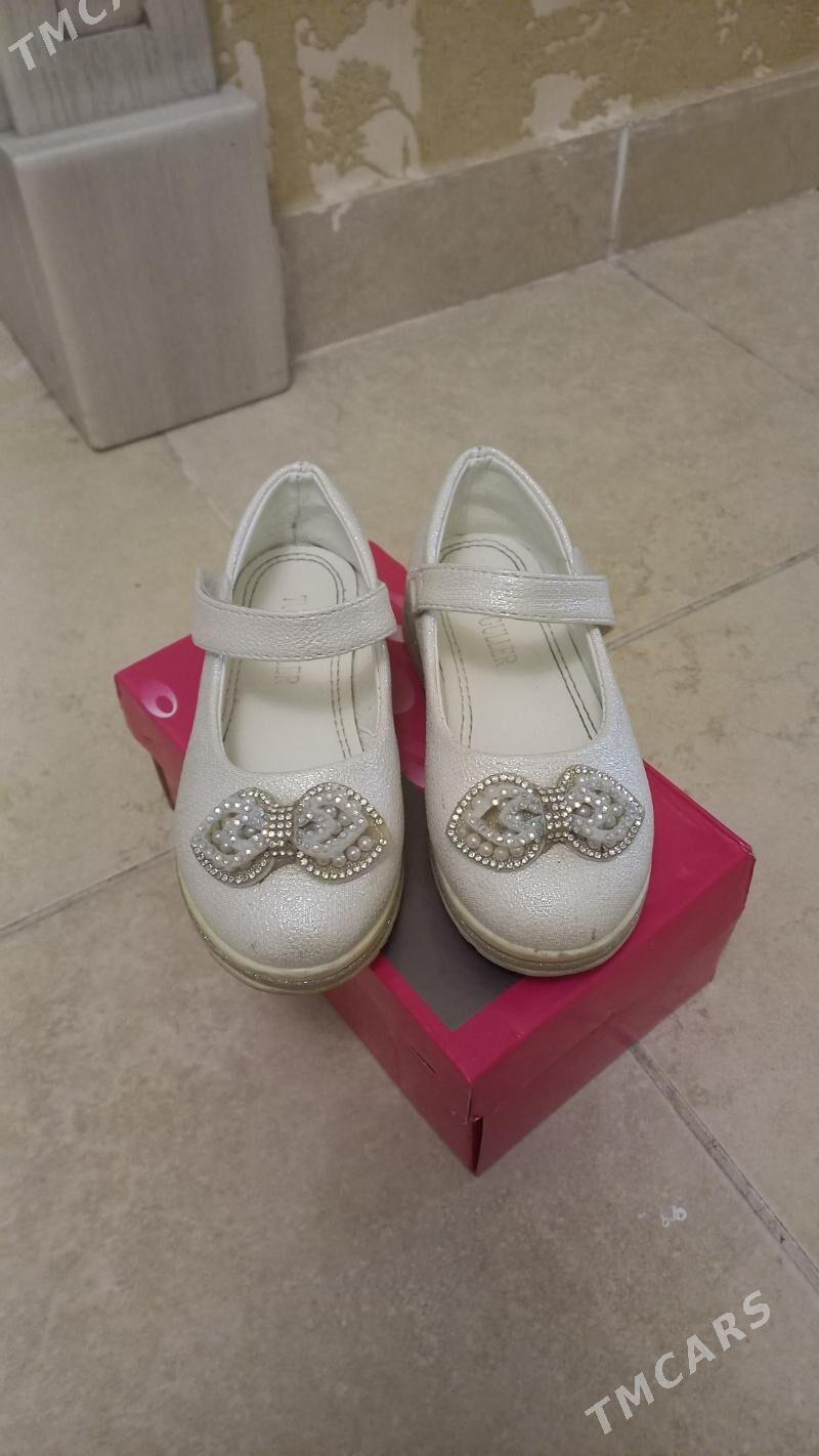 обуви для девочек - Podwoýski köç. (Bitarap Türkmenistan şaýoly) - img 4