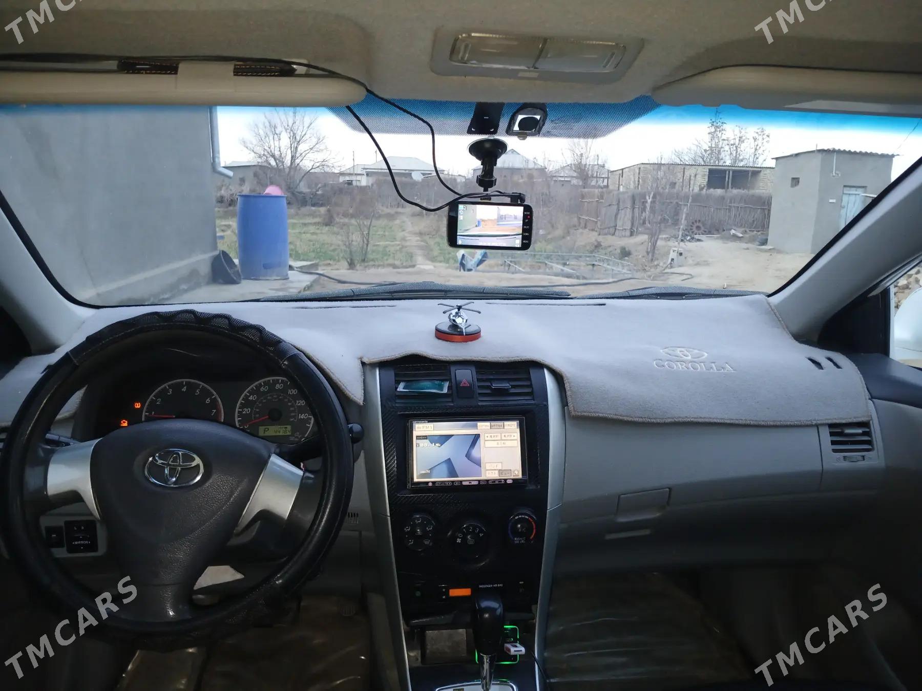 Toyota Corolla 2010 - 135 000 TMT - Ёлётен - img 4