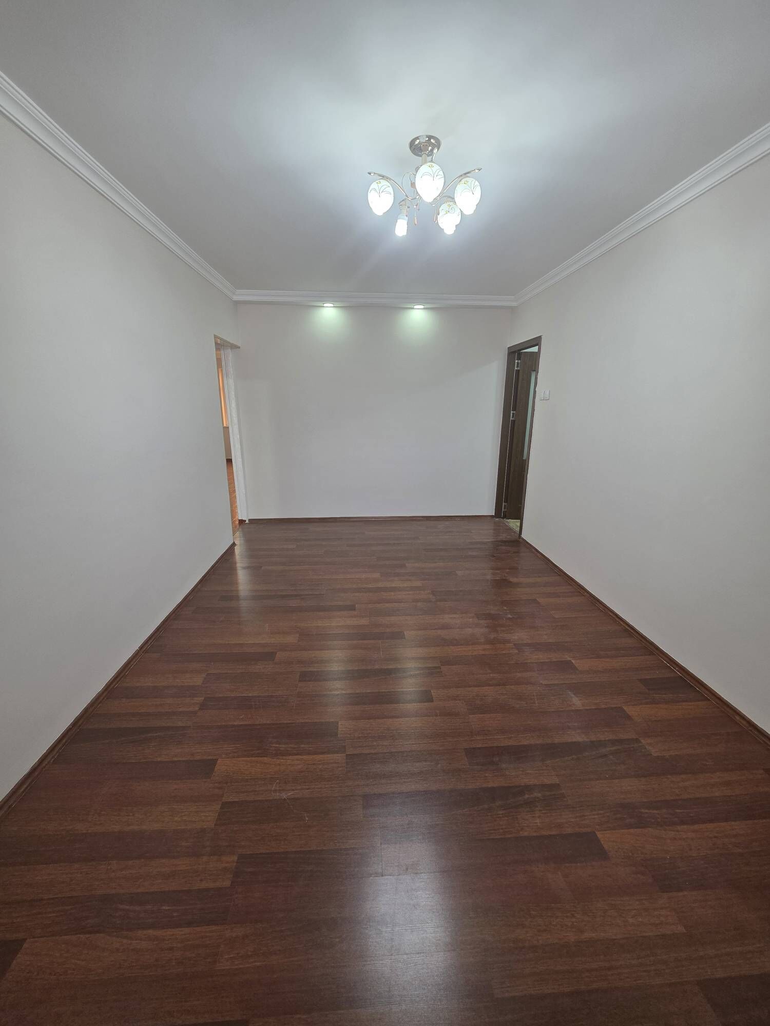 Eýesinden. 4-nji mkr. 3 kom. - Aşgabat - img 2