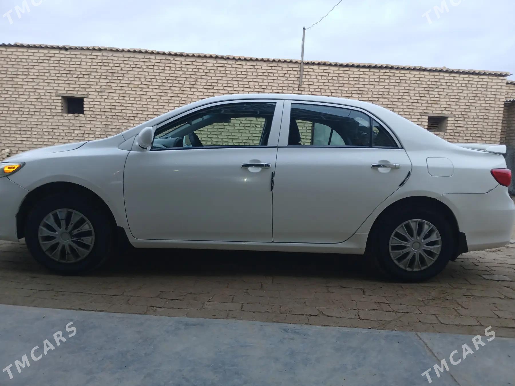 Toyota Corolla 2010 - 135 000 TMT - Ёлётен - img 5