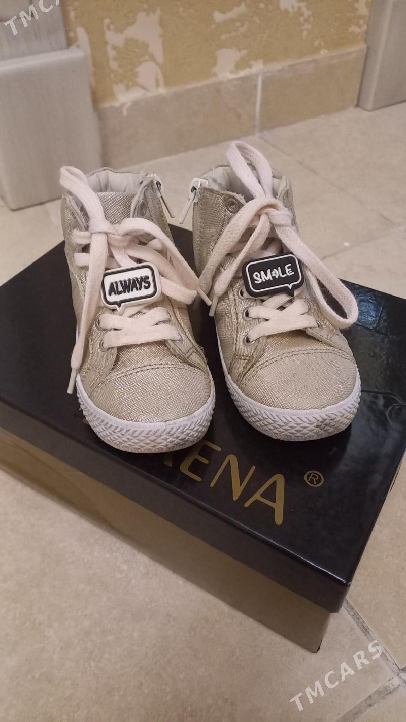 обувь для девочек - Podwoýski köç. (Bitarap Türkmenistan şaýoly) - img 2