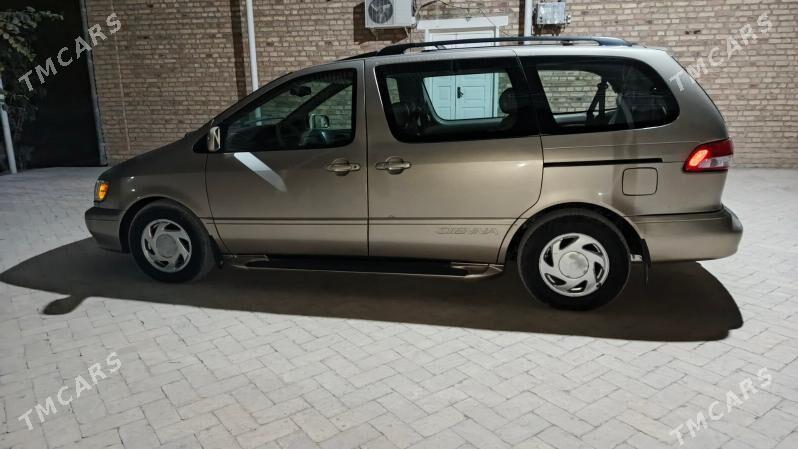 Toyota Sienna 2002 - 190 000 TMT - Baýramaly - img 3