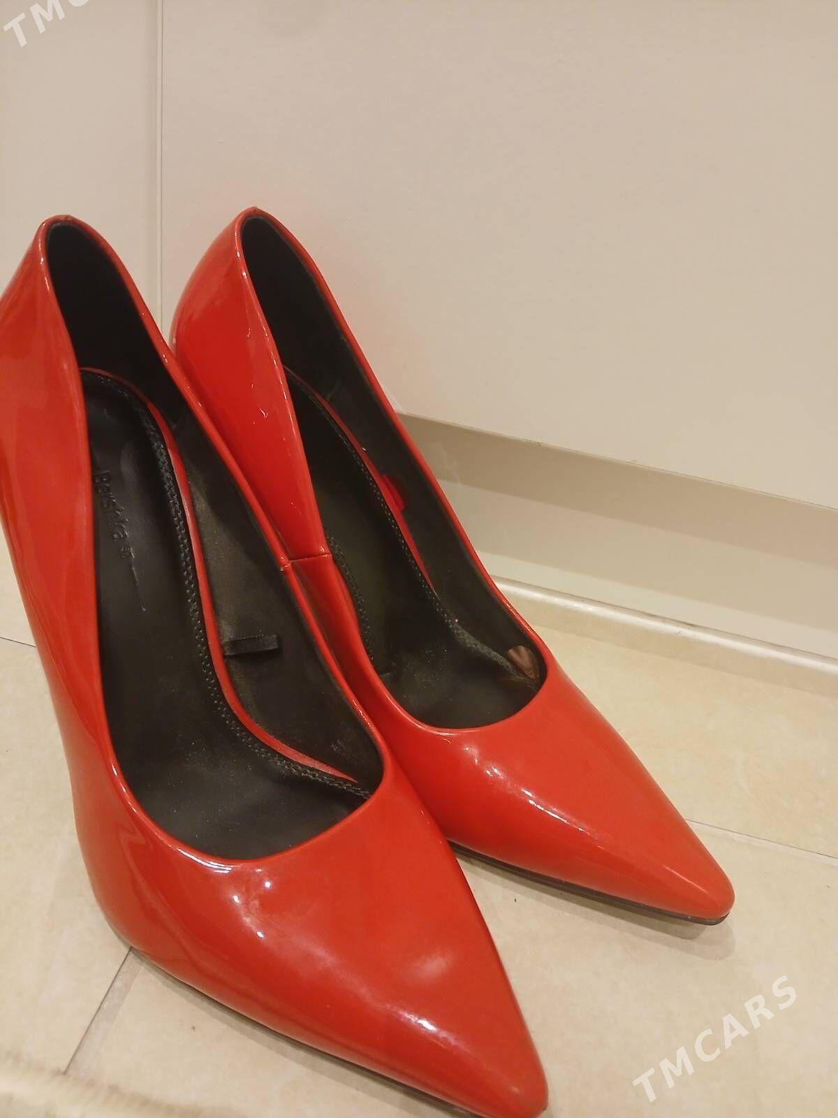 Kovus/каблуки - Olimpiýa şäherçesi - img 2