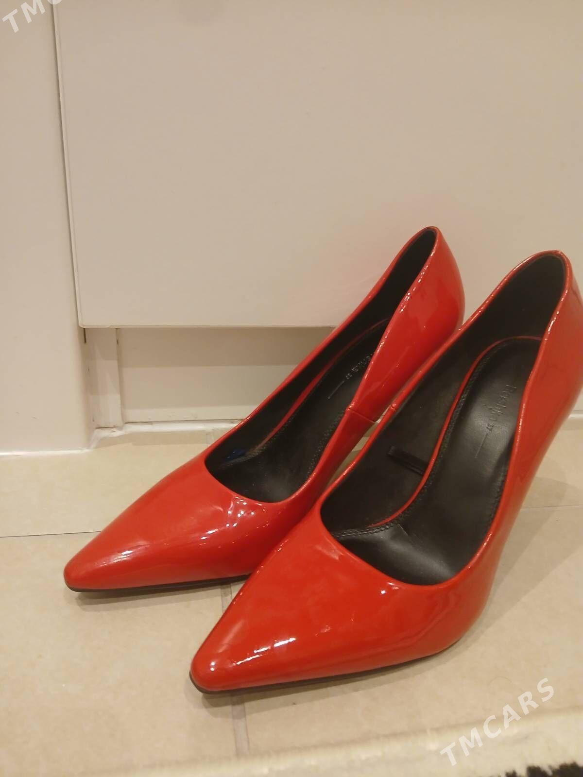 Kovus/каблуки - Olimpiýa şäherçesi - img 3