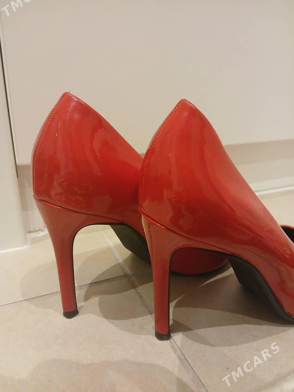 Kovus/каблуки - Olimpiýa şäherçesi - img 4