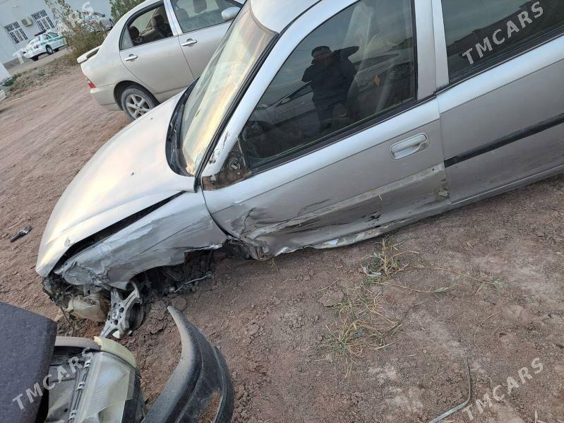 Opel Vectra 1996 - 30 000 TMT - Гурбансолтан Едже - img 2