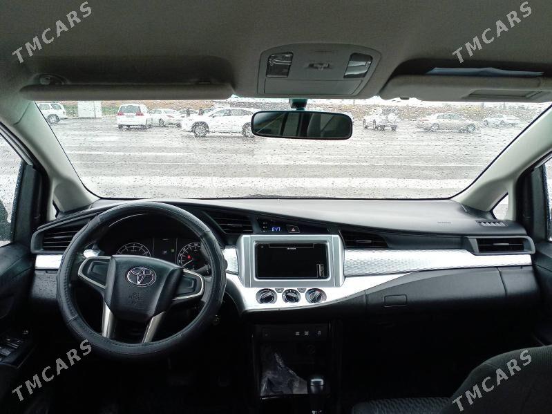 Toyota Innova 2022 - 300 000 TMT - Aşgabat - img 2