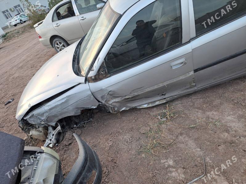 Opel Vectra 1996 - 30 000 TMT - Гурбансолтан Едже - img 2