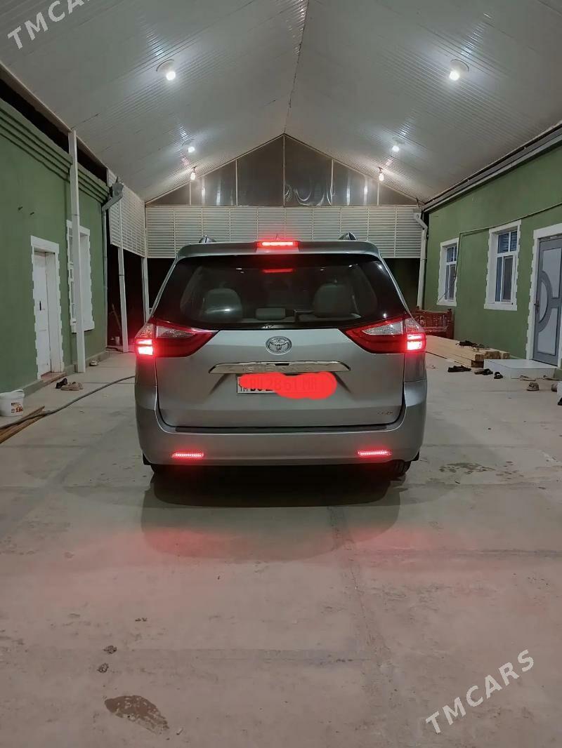 Toyota Sienna 2020 - 460 000 TMT - Ýolöten - img 2