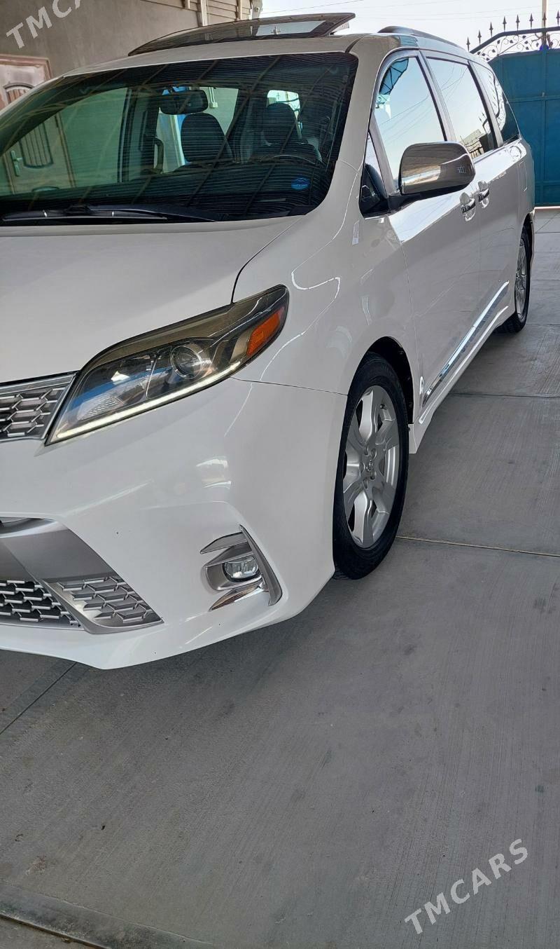 Toyota Sienna 2017 - 405 000 TMT - Ашхабад - img 3
