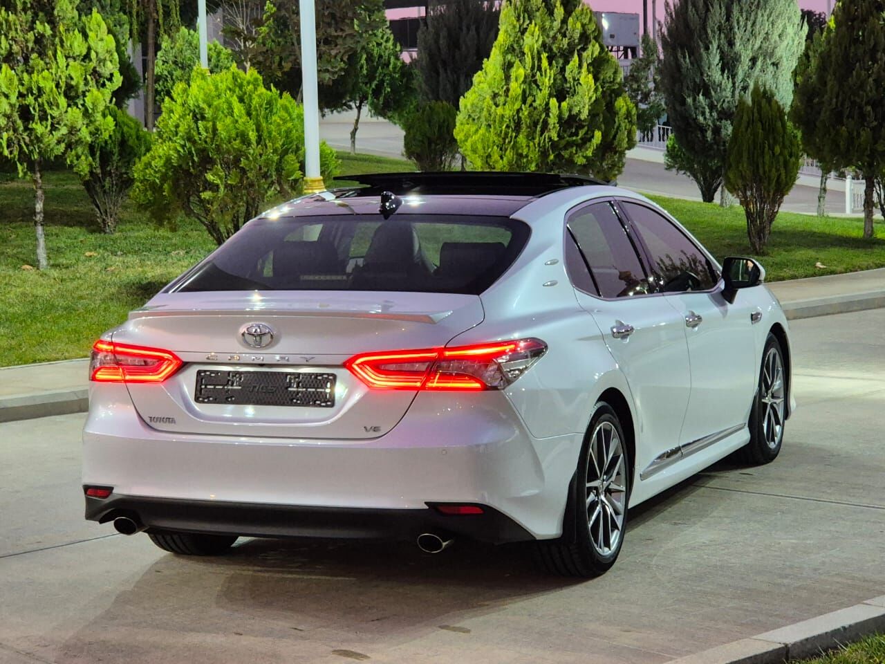 Toyota Camry 2022 - 630 000 TMT - Ашхабад - img 4