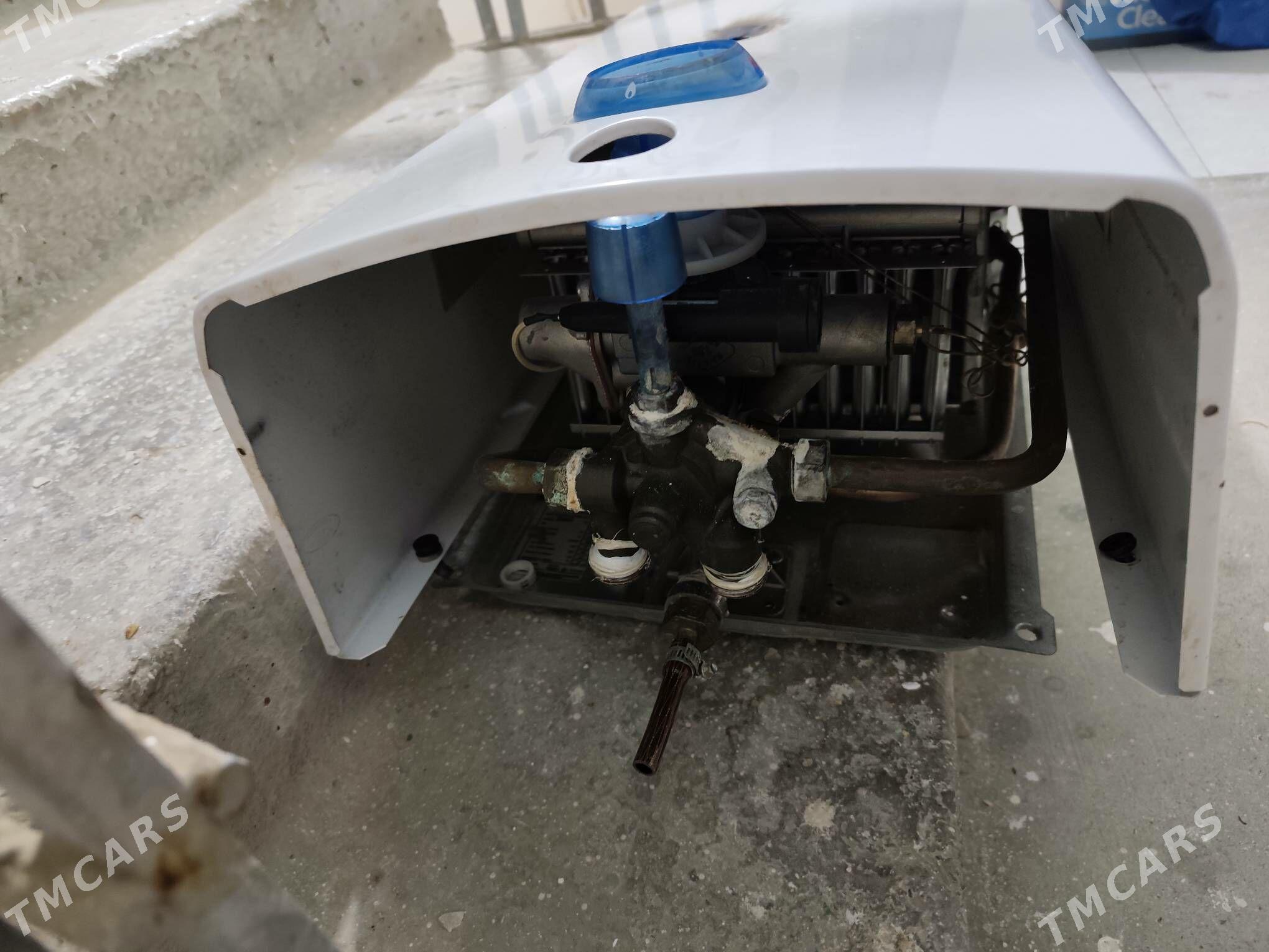 Demir döküm gaz kolonka - 1 мкр - img 2