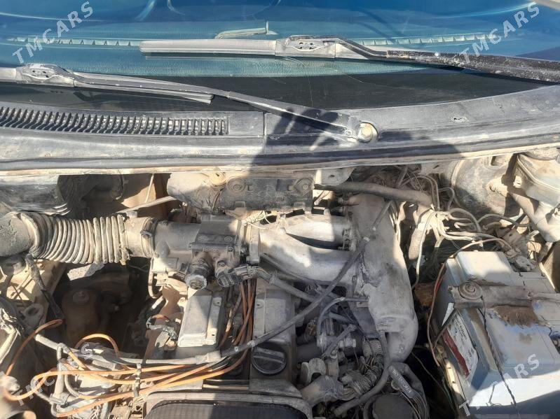 Toyota Hiace 2001 - 55 000 TMT - Байрамали - img 6