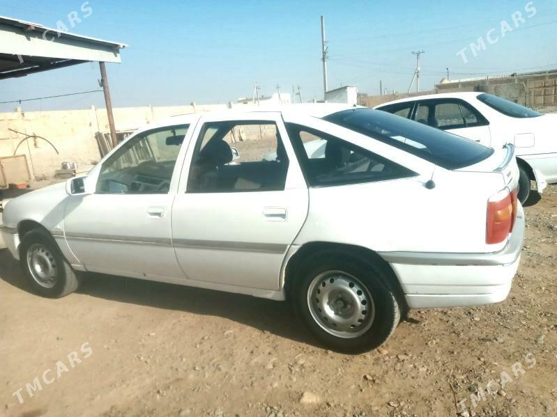 Opel Vectra 1993 - 30 000 TMT - Tejen - img 4
