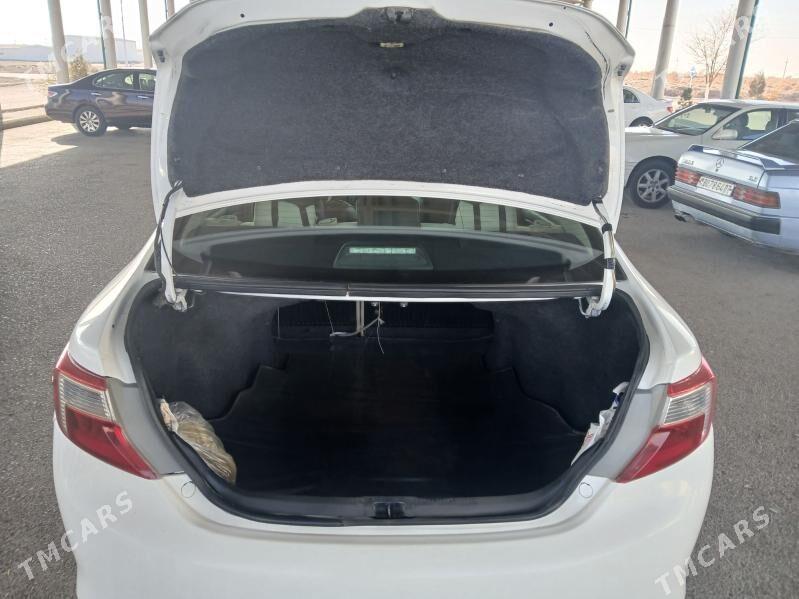 Toyota Camry 2012 - 230 000 TMT - Дашогуз - img 7