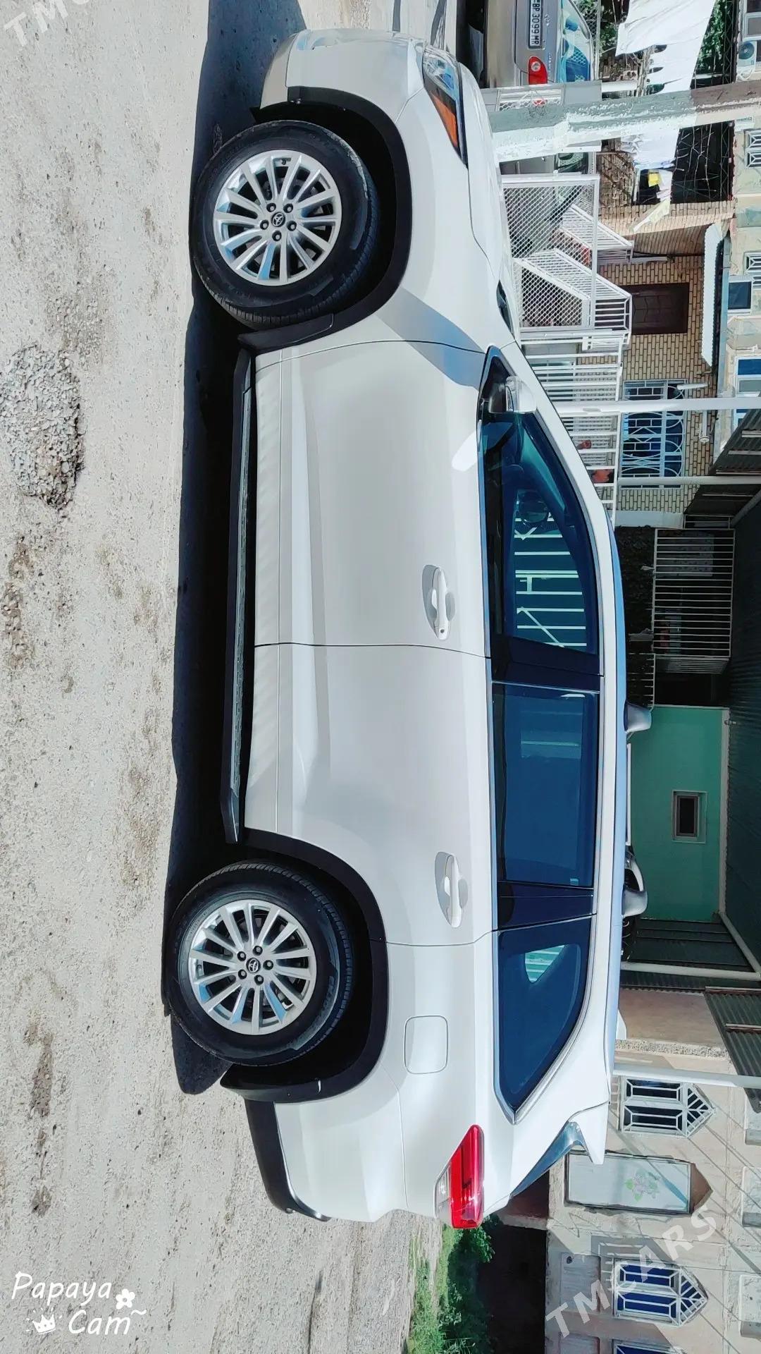 Toyota Highlander 2018 - 440 000 TMT - Балканабат - img 3