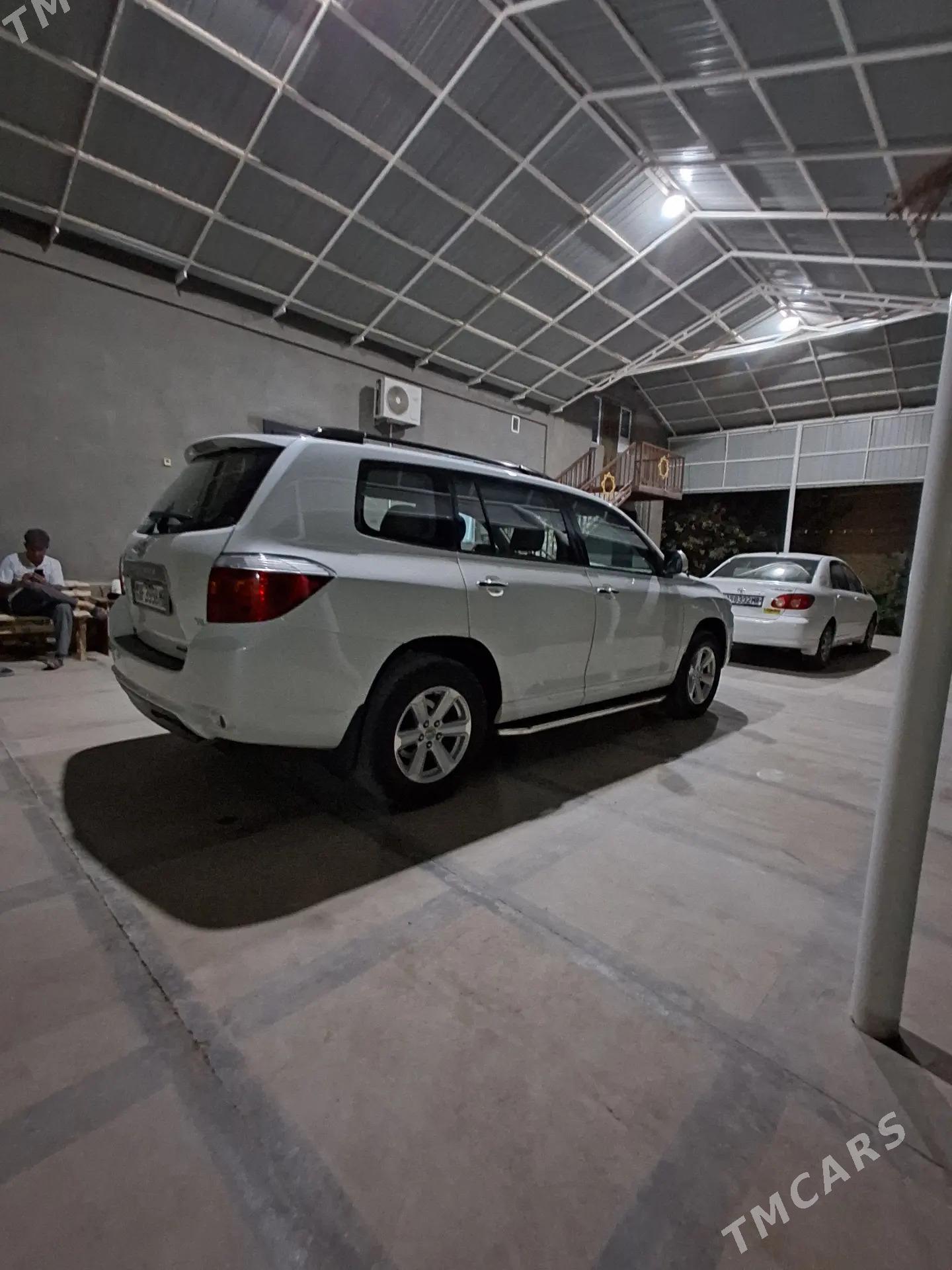 Toyota Highlander 2010 - 325 000 TMT - Мары - img 3